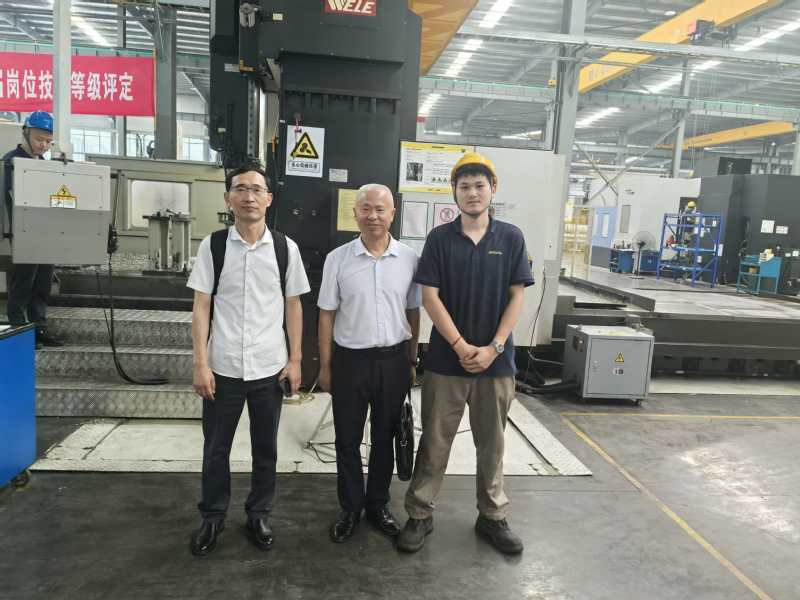 机械工程学院赴溧阳开展访企拓岗并看望实习学生