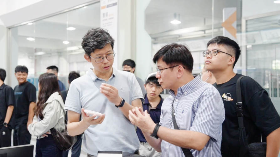 “机”绘同心圆 · “电”联两岸情——台湾龙华科技大学师生来校交流访学