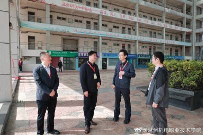 2026提前招生 | 校测直击：当梦想照进考场为确保这场大考平稳有序，学校以最高标准、最严要求织密“保障网”。从命题、制卷、押运到保管，全程实行“双岗双锁”与实时监控，确保试题绝对安全。此前，学校通过官网、官微等多渠道发布了《2026年提前招生校测注意事项》等系列公告，详细说明了校测内容、考核流程、