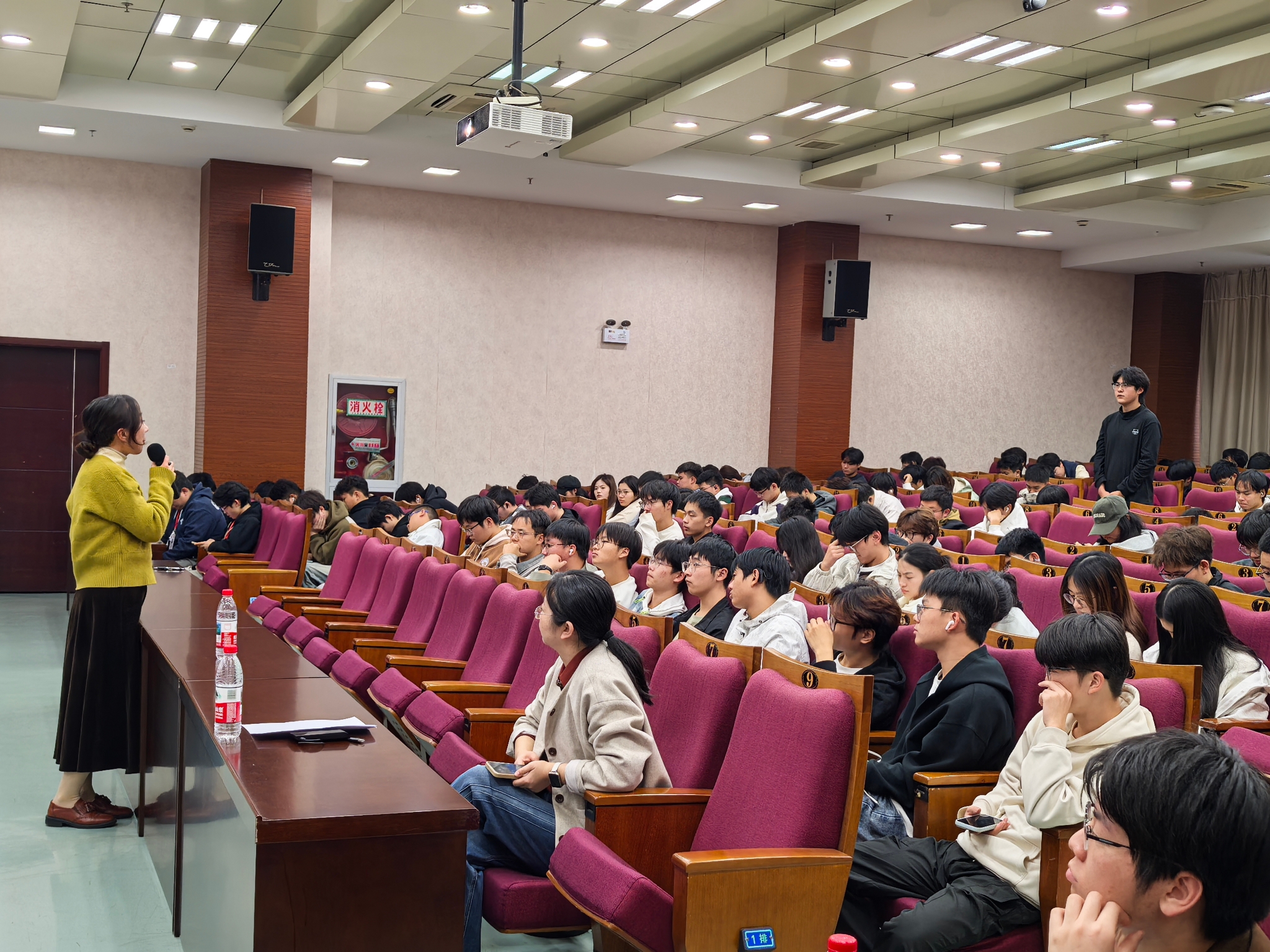 机械工程学院联合交通工程学院开展访学交流分享会