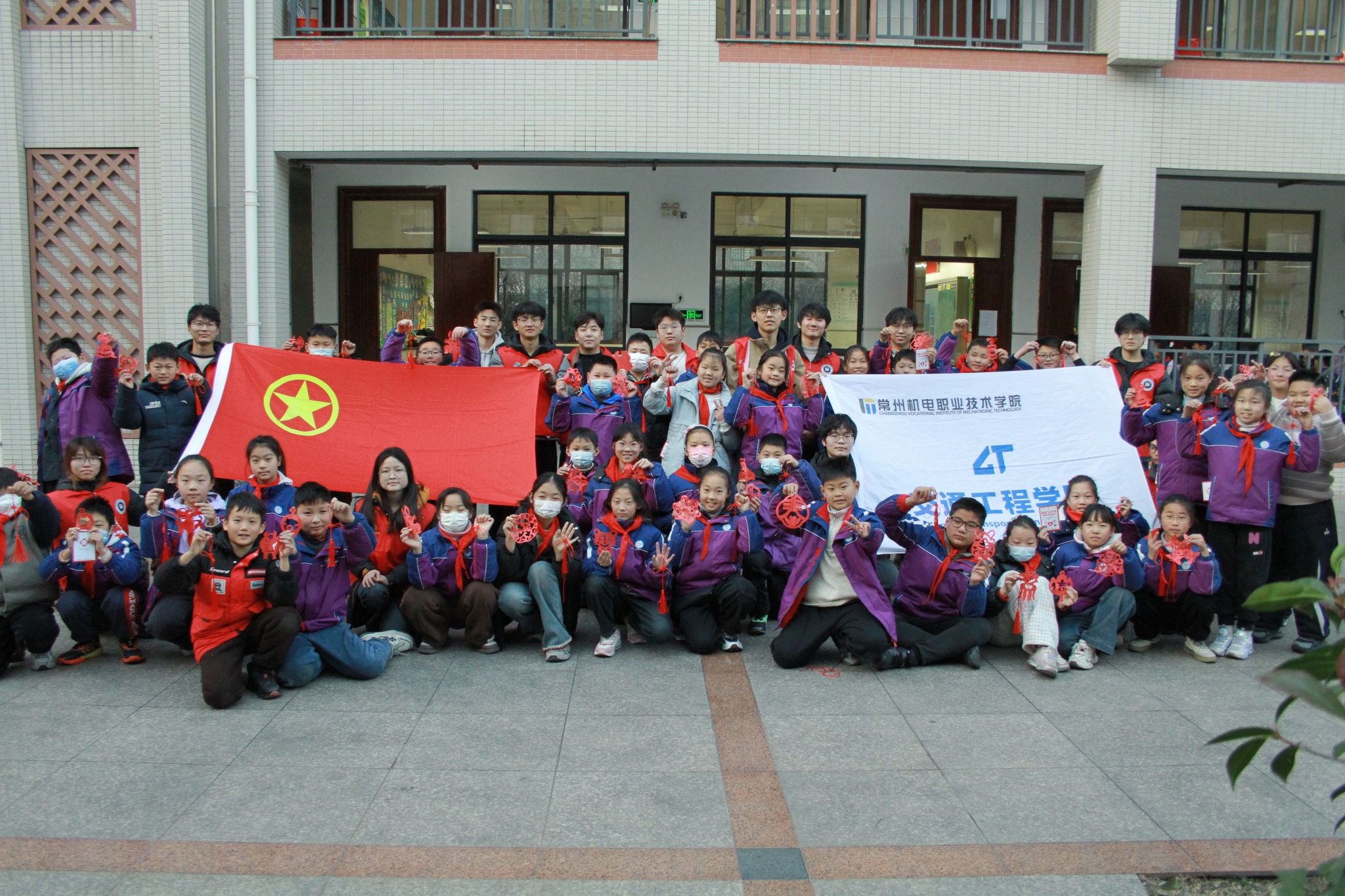 交通工程学院、后勤处联合开展全国中小学安全教育日志愿服务活动