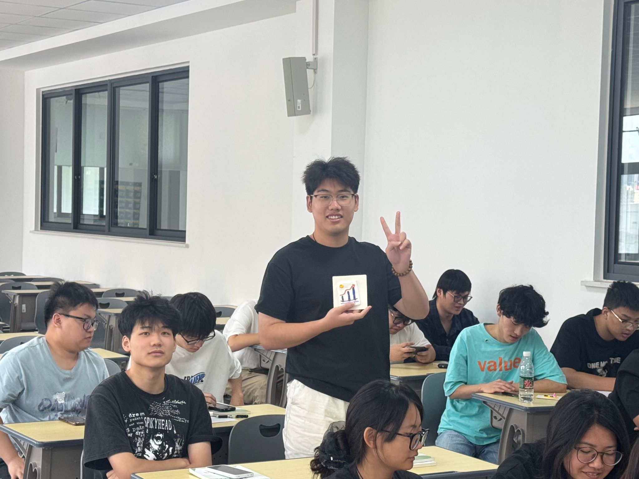 数字经济学院开展专业符号主题劳动教育实践活动