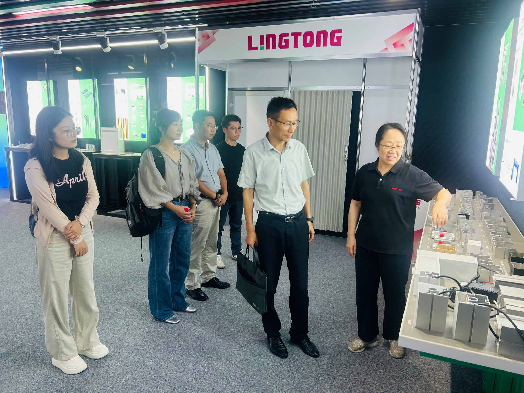 机械工程学院赴常州灵通展览系统股份有限公司开展访企拓岗交流