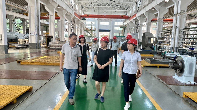 机械工程学院赴江苏正昌集团访企拓岗并看望实习学生