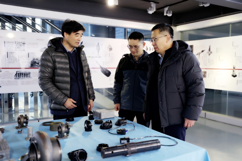 工业和信息化部教育与考试中心党总支书记、主任郝志强一行来我校调研