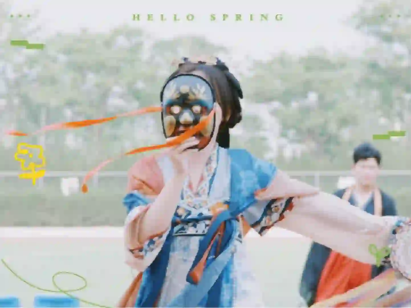 春日着汉服踏青，罗裙拂过陌上花开，衣间刺绣与枝头新蕊相映，一步一诗，皆是千年风雅的流转。#大学#大学生#汉服#汉服社#常机电