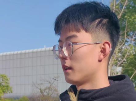 新一期的机电街访来啦！25年刚刚到来，让我们回顾一下24年同学们都有什么收获吧！#大学生 #采访 #大学生活