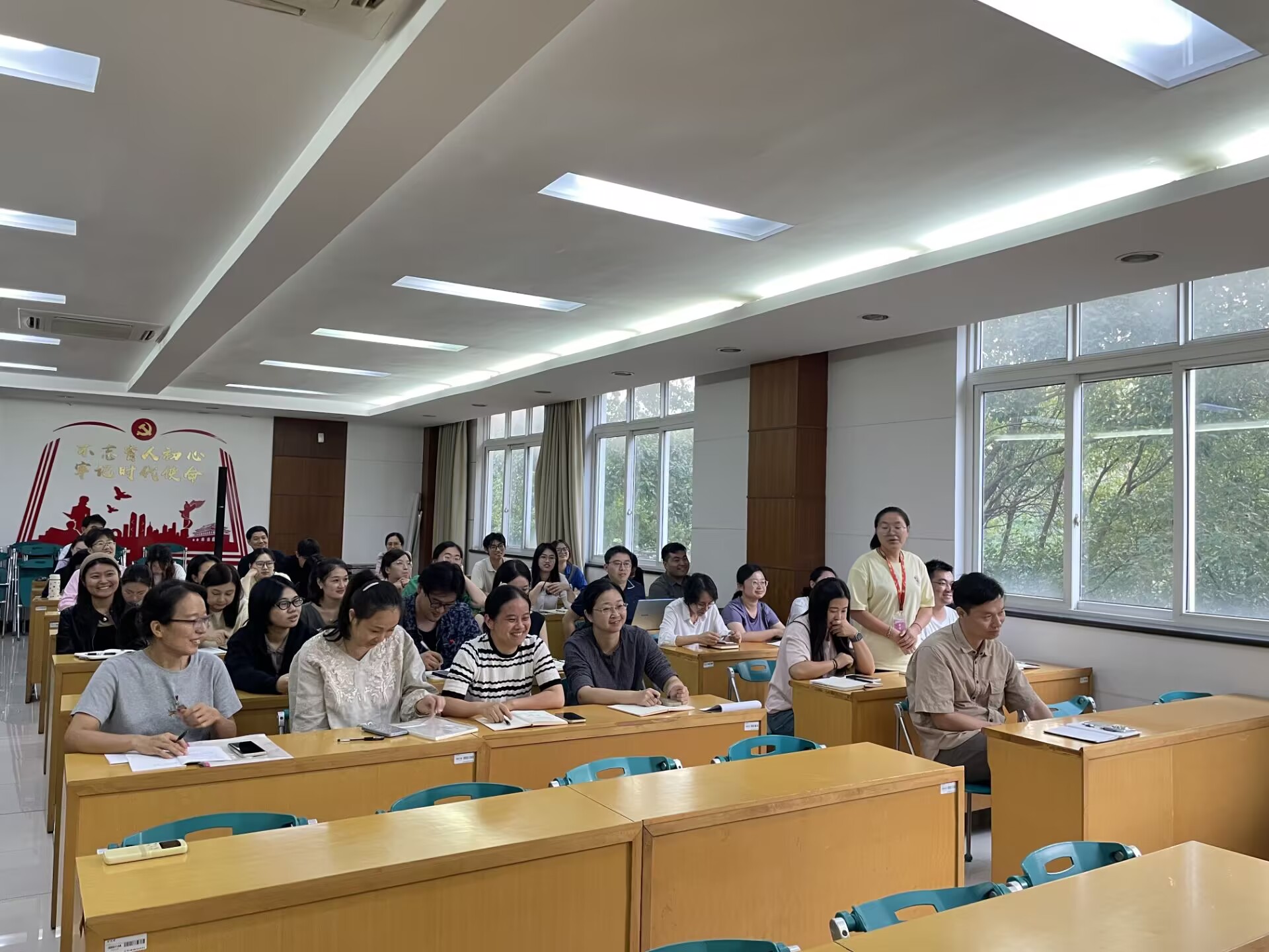 学校开展民族宗教工作专题培训