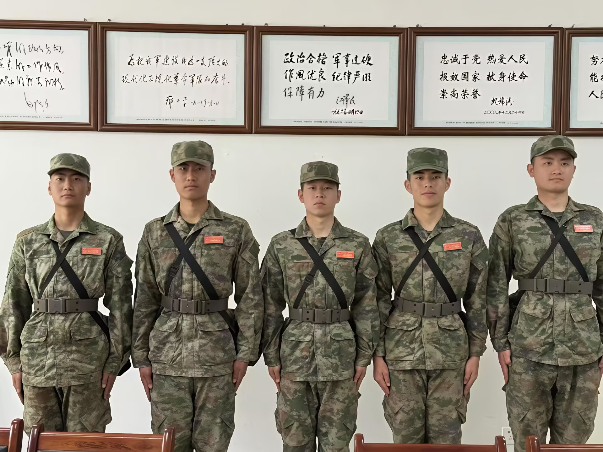 学校人武部会同钟楼区人武部赴重庆看望入伍学生