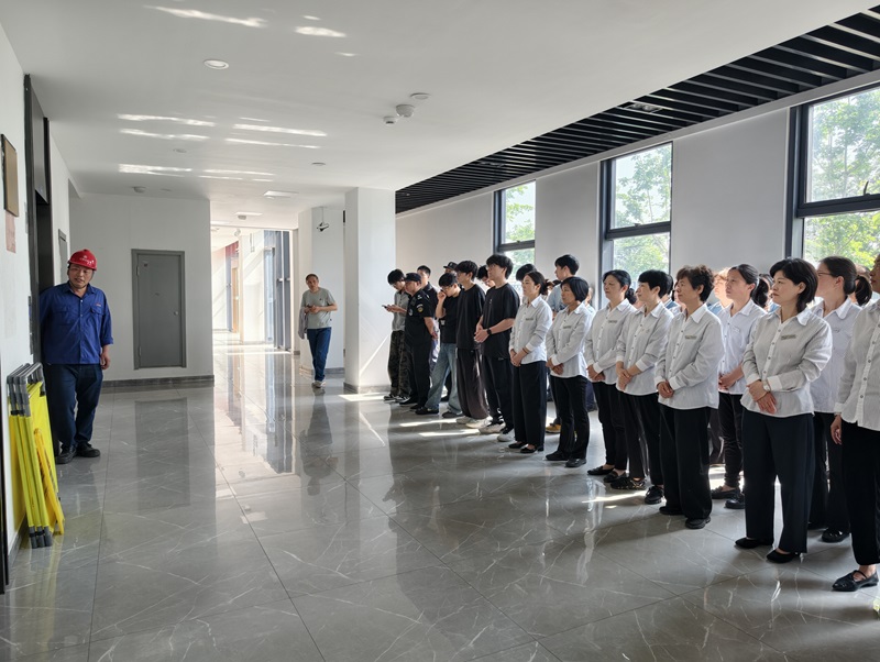 后勤服务部在溧阳基地开展电梯安全专题培训