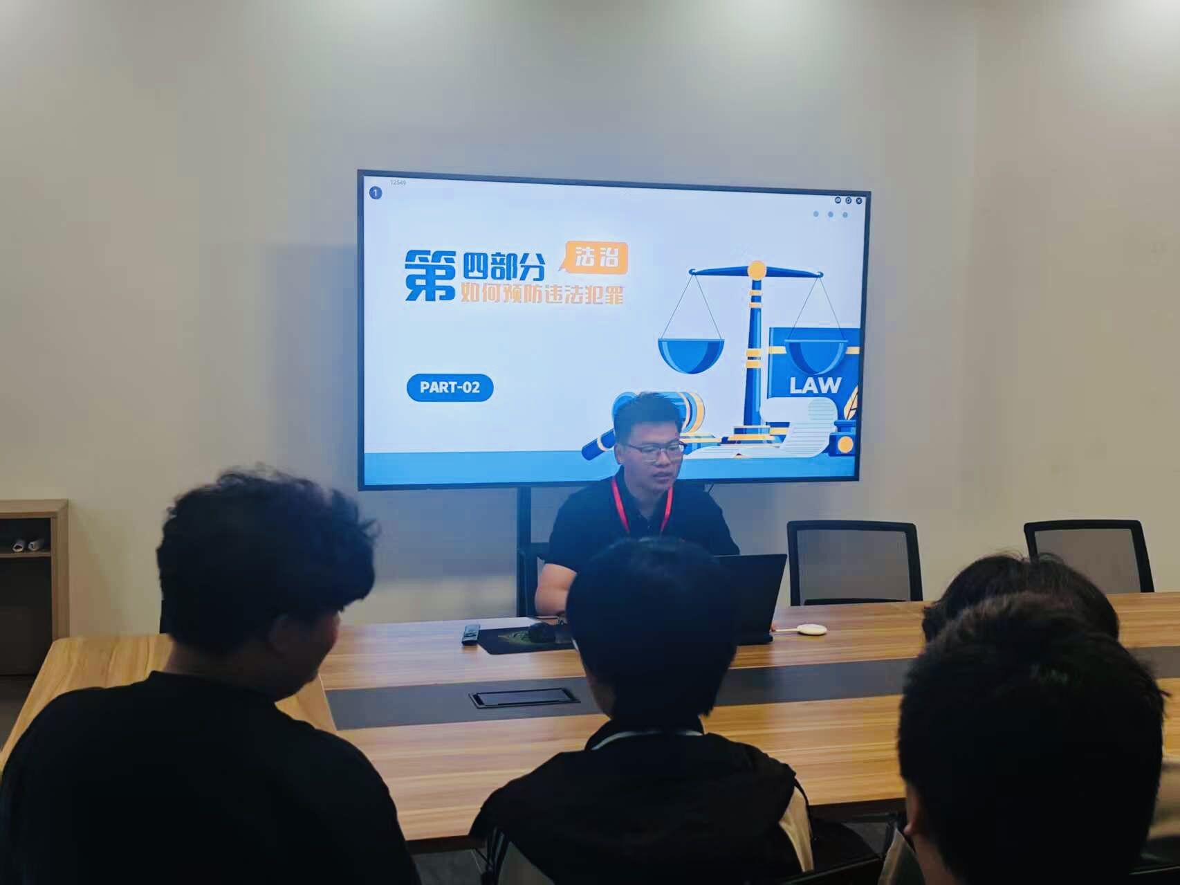 机械工程学院开展第八届法治宣传教育周系列活动